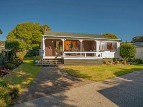 The Onemana Cottage - Onemana Holiday Home